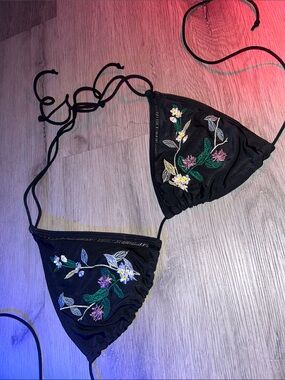 Fashion Nova Floral triangle bikini top